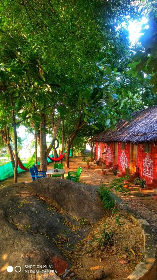Om Shanti Om Homestay Hampi Exterior foto