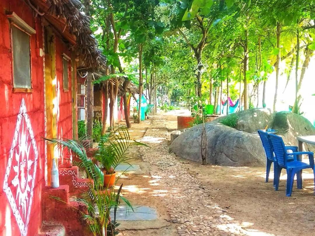 Om Shanti Om Homestay Hampi Exterior foto